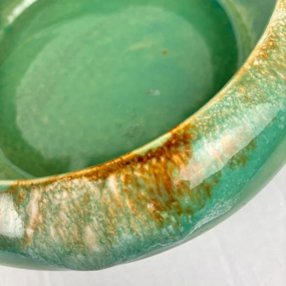 VTG round shallow planter by R. Ransbottom Pottery/Roseville OH-green drip glaze - Picture 4 of 11